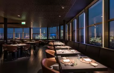 Fine Dining im Himmel über Berlin