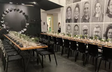 Ansicht rechter Seitenflügel mit Dinnerbestuhlung