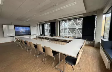 Raum Large im frizzforum