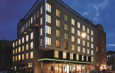 Außenansicht des Tagungshotel Park Plaza Berlin in Berlin