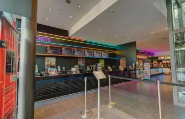 Kinotheke, Empfang und Check-In-Möglichkeit