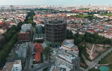 Drohnenaufnahme EUREF Campus mit Gasometer