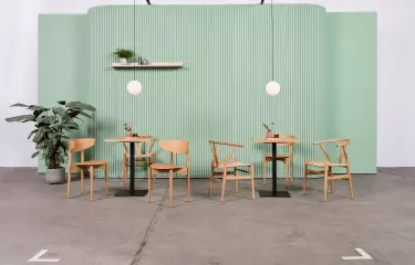 Systemwandbau salbei mit Mietmobiliar