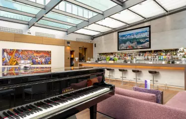 Spagos Restaurant, Bar and Lounge