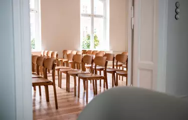 Eventlocation Berlin Konferenz Reihenbestuhlung Tageslicht Stilvolle Altbaulocation