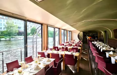 PATIO Mitteldeck mit Blick auf die Spree