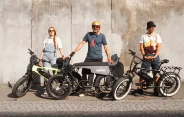 Mit Urby Bike und E-cruiser an der Berliner Mauer