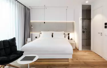 Deluxe Lounge