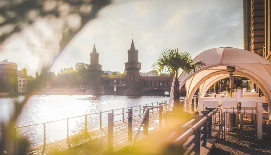 Eventloft Oberbaumbrücke mit Blick auf Spree