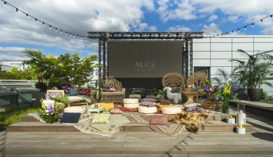 360° Tour Eventlocation Alice Rooftop Berlin, Terasse bei Sonnenschein