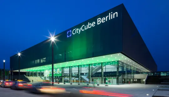 360 Degree Tour CityCube Berlin, Main Entrance, Outside perspective at night, flashing lights