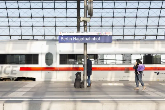 ICE am Berliner Hauptbahnhof