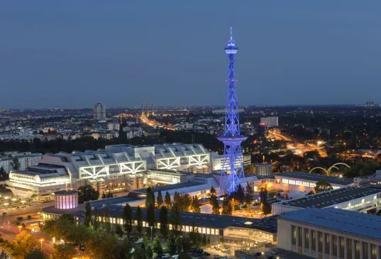 Blick auf das ICC, das Messegelände und den Funkturm in Berlin - Charlottenburg