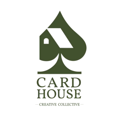 Logo mit Haus im Pik-Symbol und Text "Card House Creative Collective" darunter