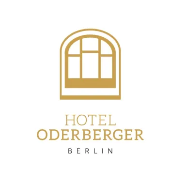 Logo des Hotel Oderberger Berlin: Eine stilisierte goldene Bogenfenster-Illustration über dem Schriftzug 'Hotel Oderberger Berlin'