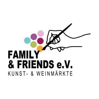 Logo von Family & Friends e. V.: Eine künstlerische Hand mit Pinsel bemalt eine aus sechs Kreisen gebildete Weintraube in verschiedenen Farben. Die Traube steht für Wein und Genuss, die Hand für Kunst, Handwerk und Design – gemeinsam symbolisieren sie die Verbindung von Kunst‑ und Weinmärkten.