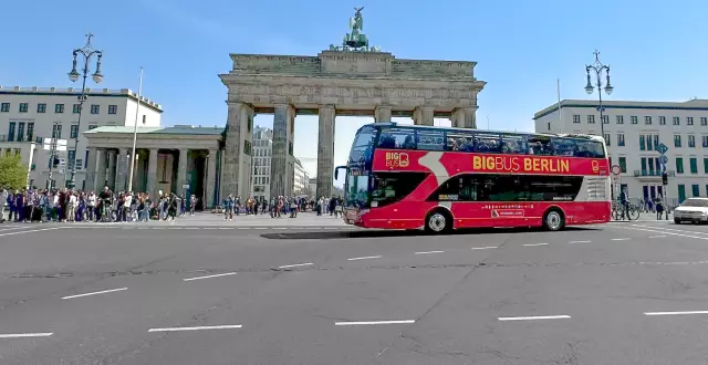 Stromma Bus am Brandenburger Tor