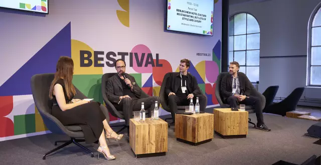 Paneltalk auf der Bühne vom BESTIVAL 2023