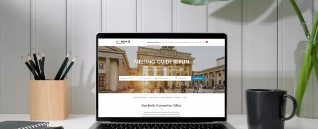 Laptop Screen zeigt Meeting Guide Berlin, die Online-Plattform der Berliner Veranstaltungswirtschaft