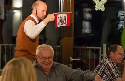 Mörderische Krimi-Dinner-Komödien