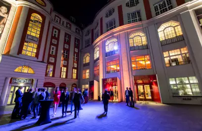 Historischer Innenhof des Admiralspalasts