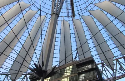 Unter dem Dach des Sony-Centers, Potsdamer Platz, Berlin-Mitte