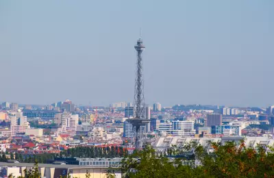Blick auf Berlin vom Teufelsberg mit Funkturm