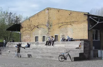 Gebäude des alten Güterbahnhofs, Ladestraße, Park am Gleisdreieck