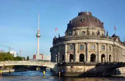 Berlin, Bodemuseum auf der Spitze der Museumsinsel an der Spree