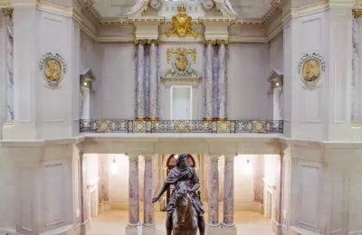 Reiterstatue in der Großen Kuppelhalle (Eingangsbereich) des Bode-Museums