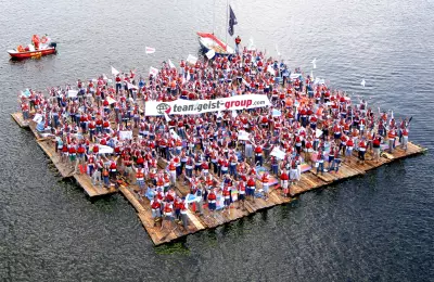 Raft building world record 2013