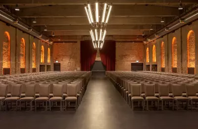 Kapelle in Reihenbestuhlung