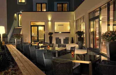 Adina Apartment Hotel Berlin Mitte Innenhof