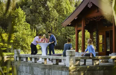 Meeting im Steinboot im Chinesischen Garten