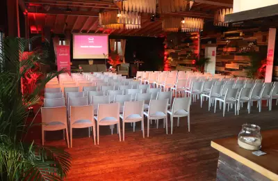 Meetings and workshops on the beach
