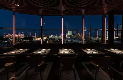 Sternerestaurant mit eindrucksvollem Blick über die Stadt