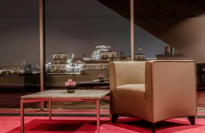 Die Sky Lounge mit Blick auf den Reichstag