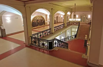 Wandelhalle im 1. OG