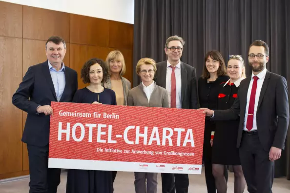 Blog Berlin Meetings, Hotel-Charta zur Anwerbung von Großkongressen in Berlin, Unterstützer der Hotel-Charta Gruppenfoto