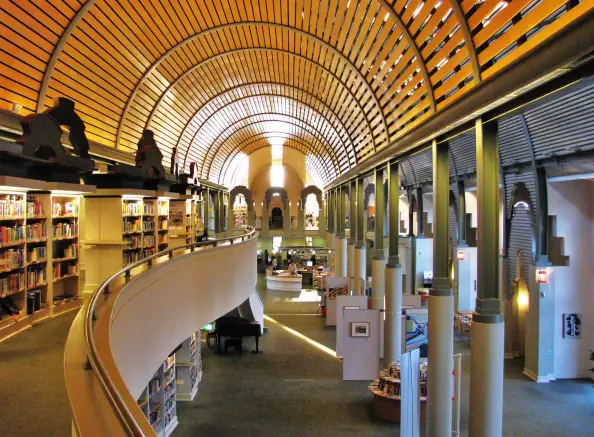 Humboldt-Bibliothek am Tegeler Hafen