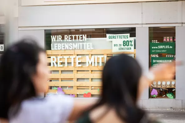 Schaufenster von SirPlus Lebensmittelretter