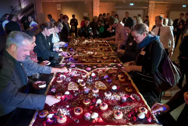 Dessert at the Berlin MICE Summit 2016 Patricipants enjoying dessert at the Berlin MICE Summit 2016