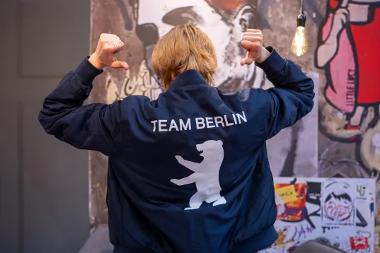 IMEX Messe 2024 in Frankfurt am Main, visitBerlin Stand, TeamBerlin Branding